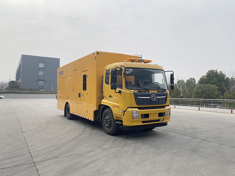 程力牌东风天锦3000方排水车(休息室)