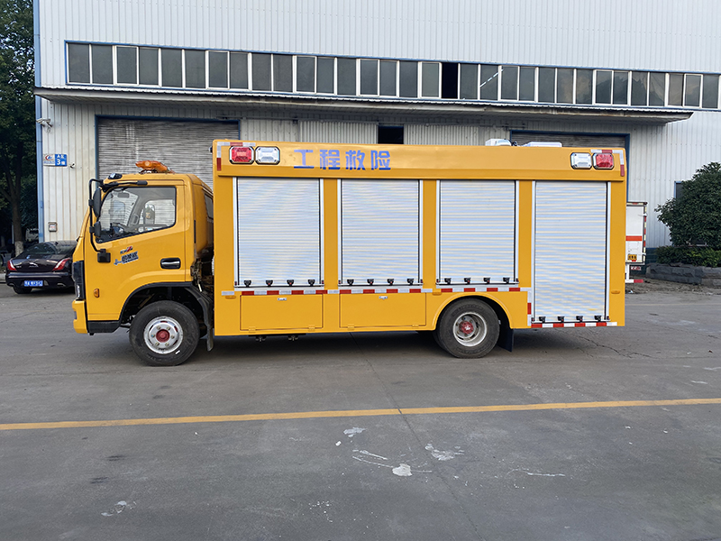 多利卡D7 1600方排水车(自吸便携)