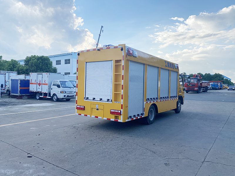 多利卡D7 1600方排水车(自吸便携)