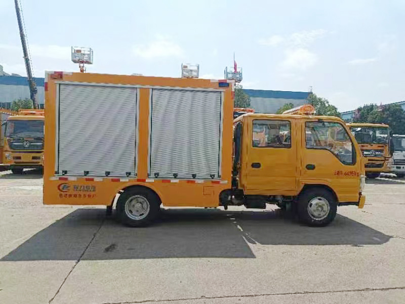 五十铃双排蓝牌1000方救险车(便携)